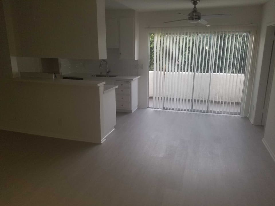 5055 Woodman Avenue Unit 210
