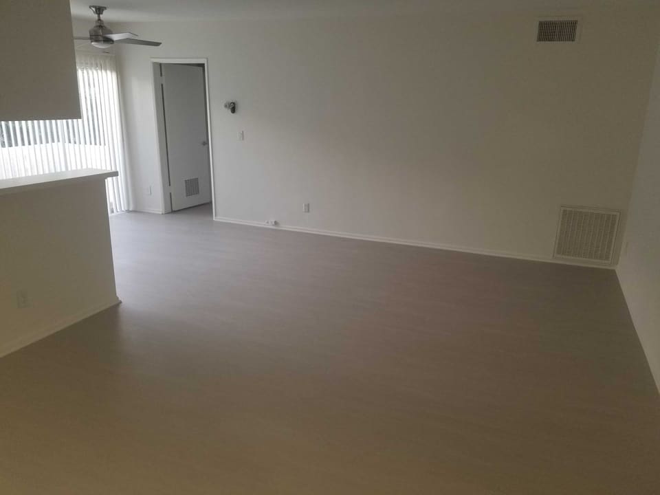 5055 Woodman Avenue Unit 210