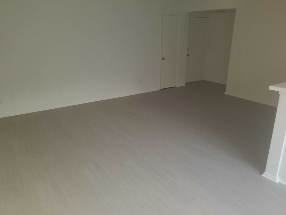 5055 Woodman Avenue Unit 210
