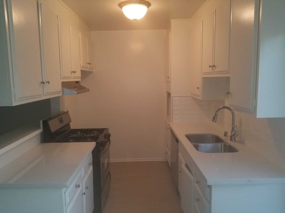 5055 Woodman Avenue Unit 210
