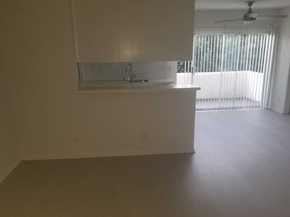 5055 Woodman Avenue Unit 210