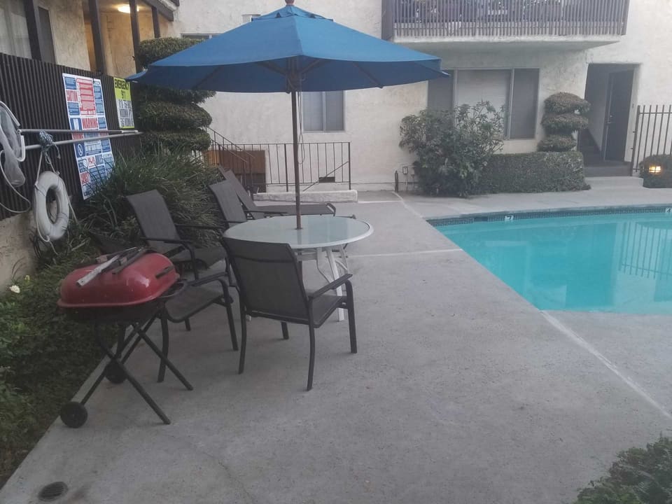 5055 Woodman Avenue Unit 210