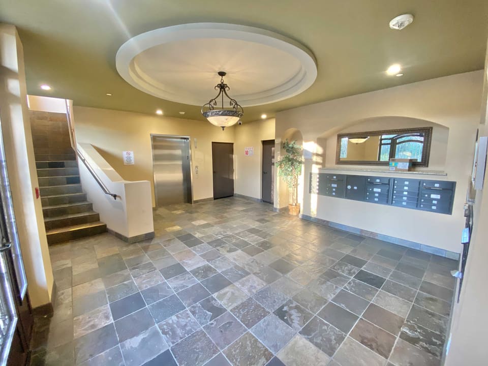 4824 Tujunga Avenue Unit PH-10