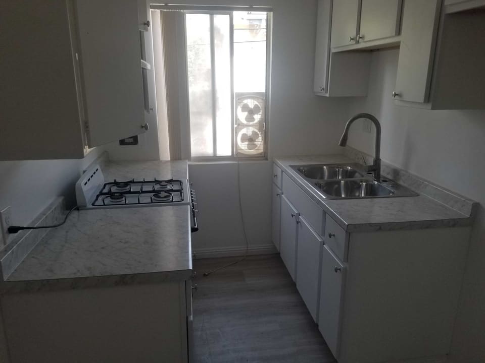 15556 Vanowen Street Unit 8