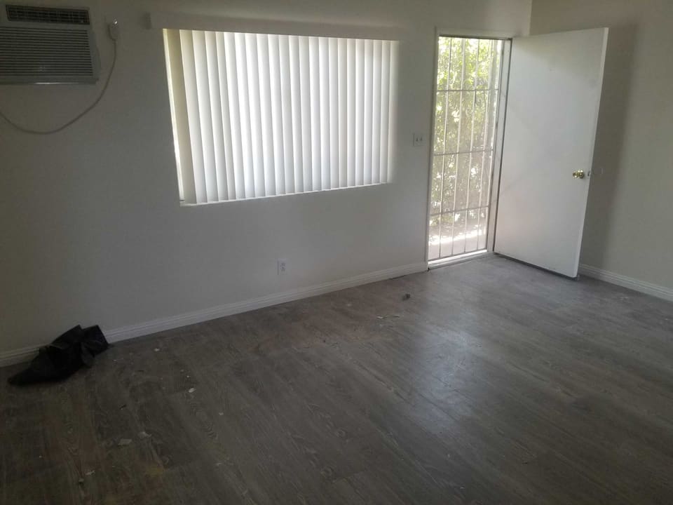15556 Vanowen Street Unit 8