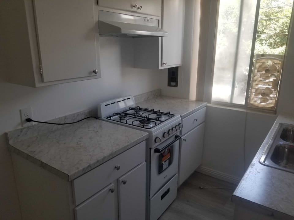 15556 Vanowen Street Unit 8