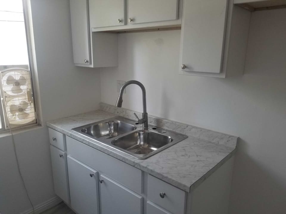 15556 Vanowen Street Unit 8