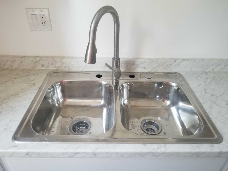 15556 Vanowen Street Unit 8