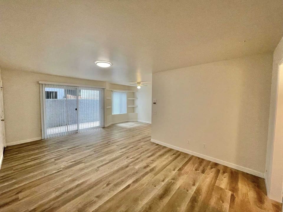 15010 Burbank Boulevard Unit 102