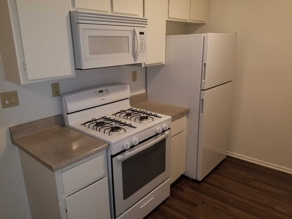 10128 Moorpark Street Unit 218