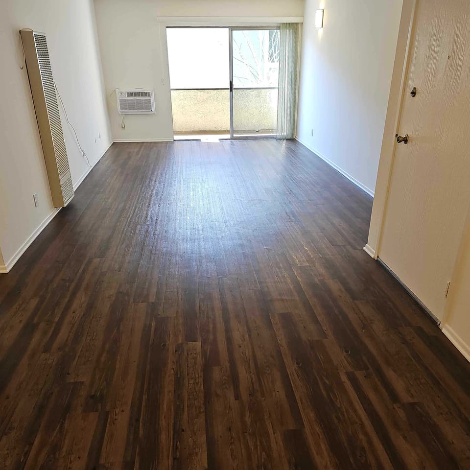 10128 Moorpark Street Unit 218