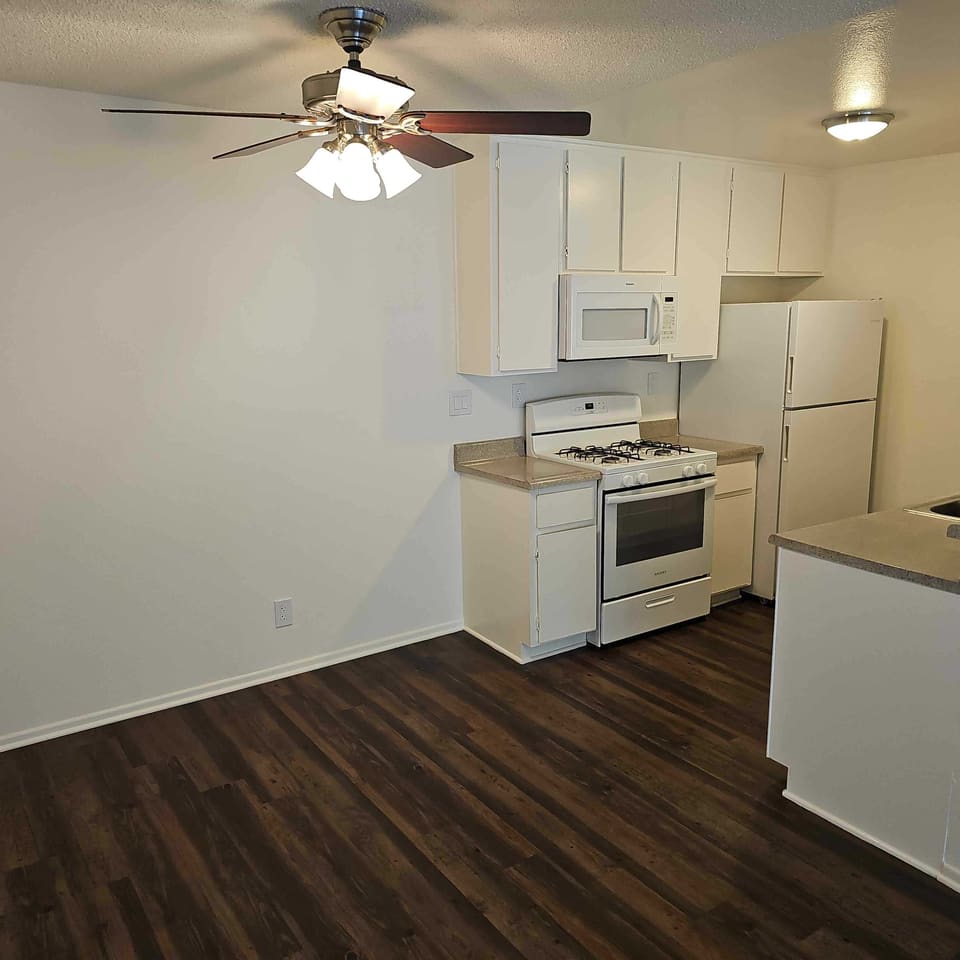 10128 Moorpark Street Unit 218