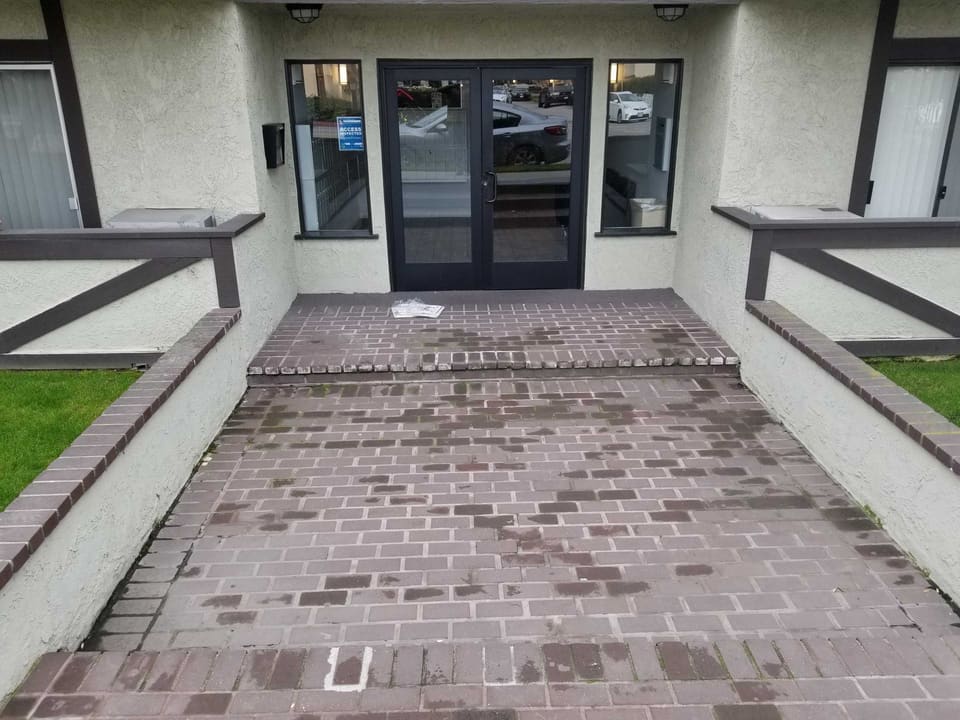 10128 Moorpark Street Unit 218
