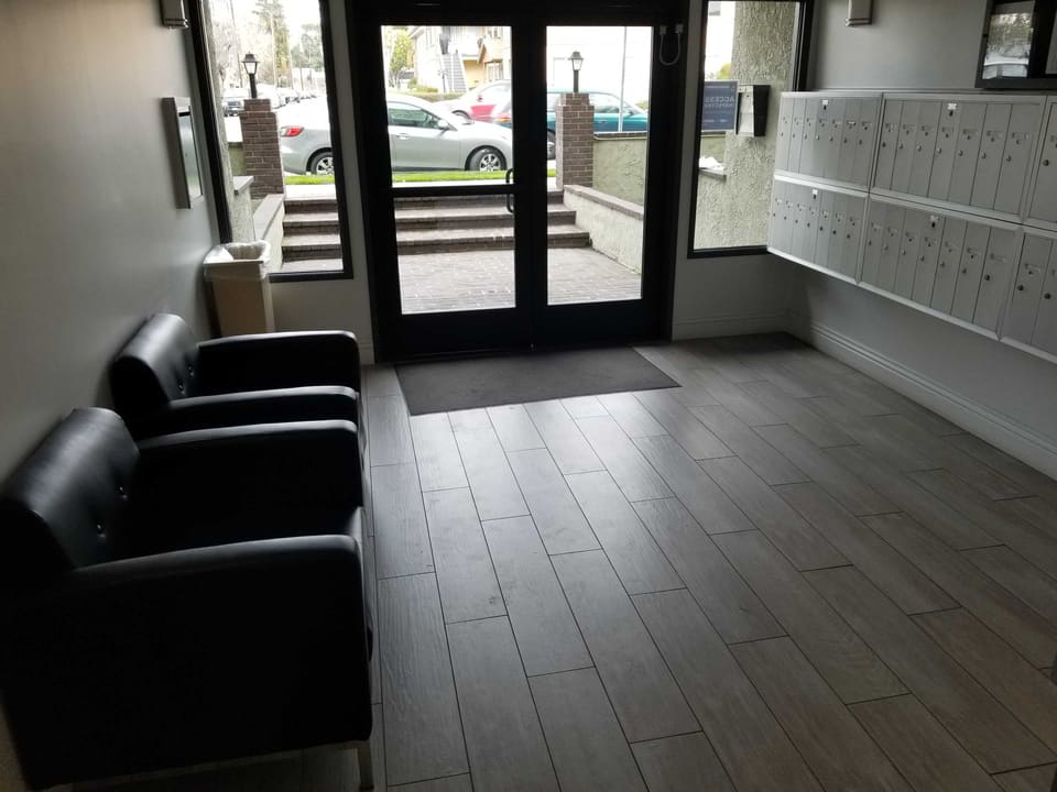 10128 Moorpark Street Unit 218