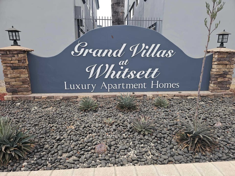 6049 Whitsett Avenue Unit 206