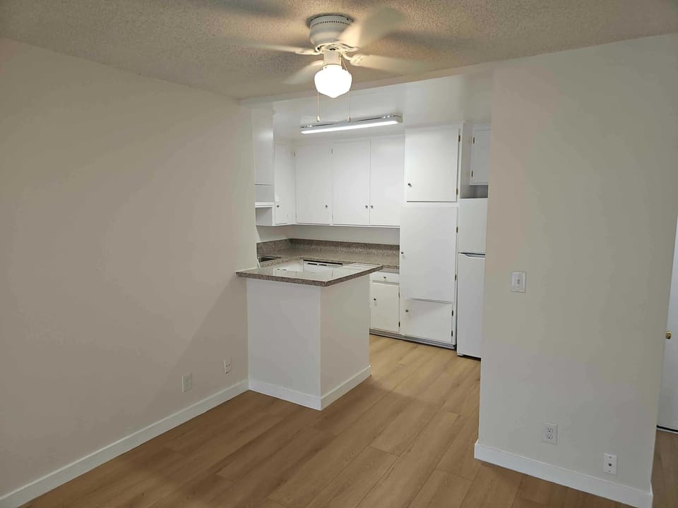 6049 Whitsett Avenue Unit 206