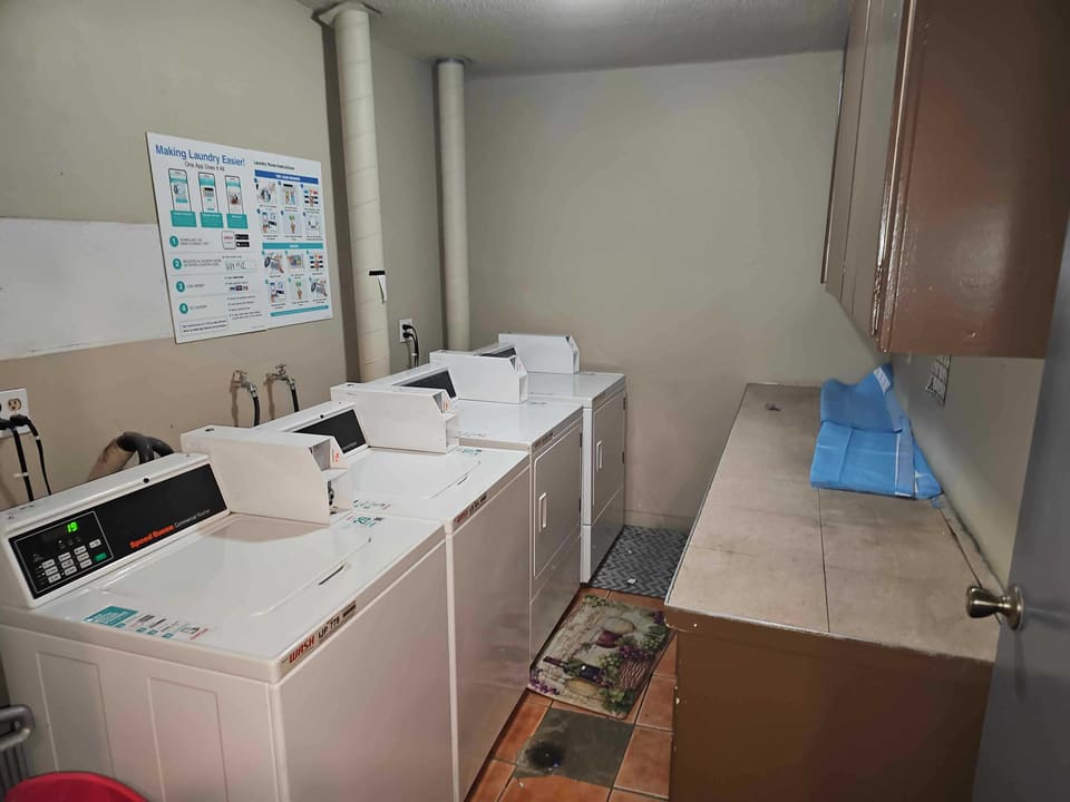 6049 Whitsett Avenue Unit 206