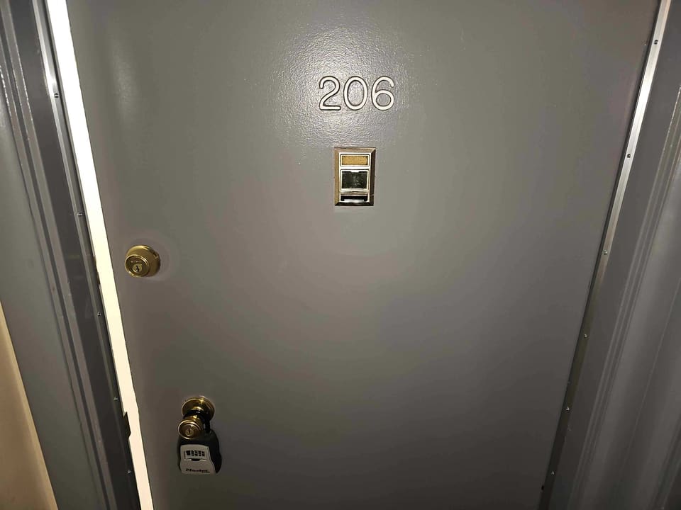 6049 Whitsett Avenue Unit 206