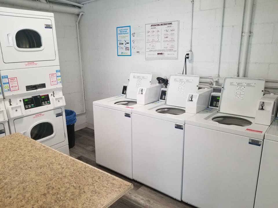 6155 Reseda Boulevard Unit 2