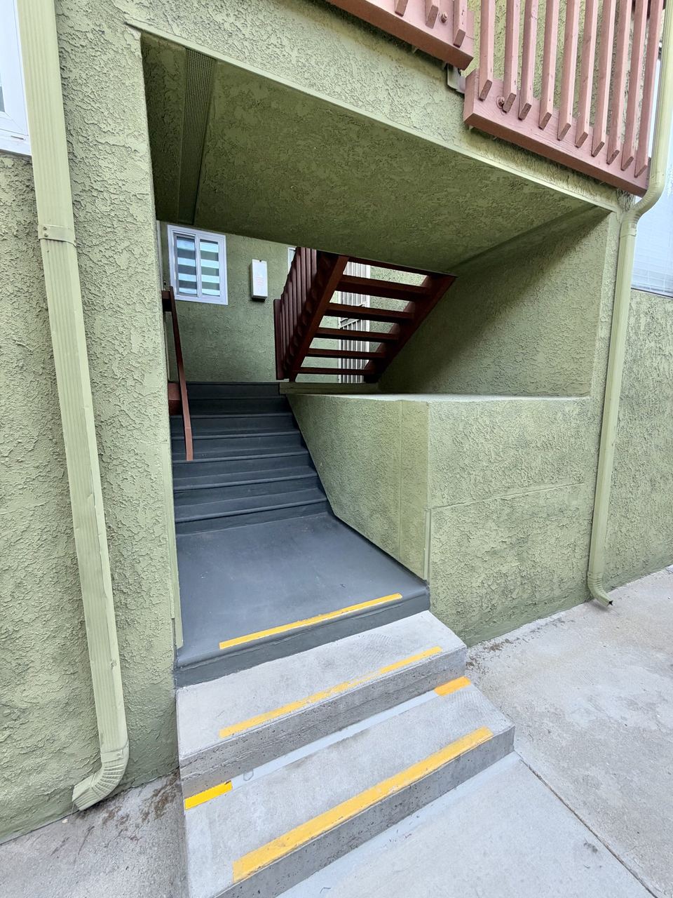 6155 Reseda Boulevard Unit 2