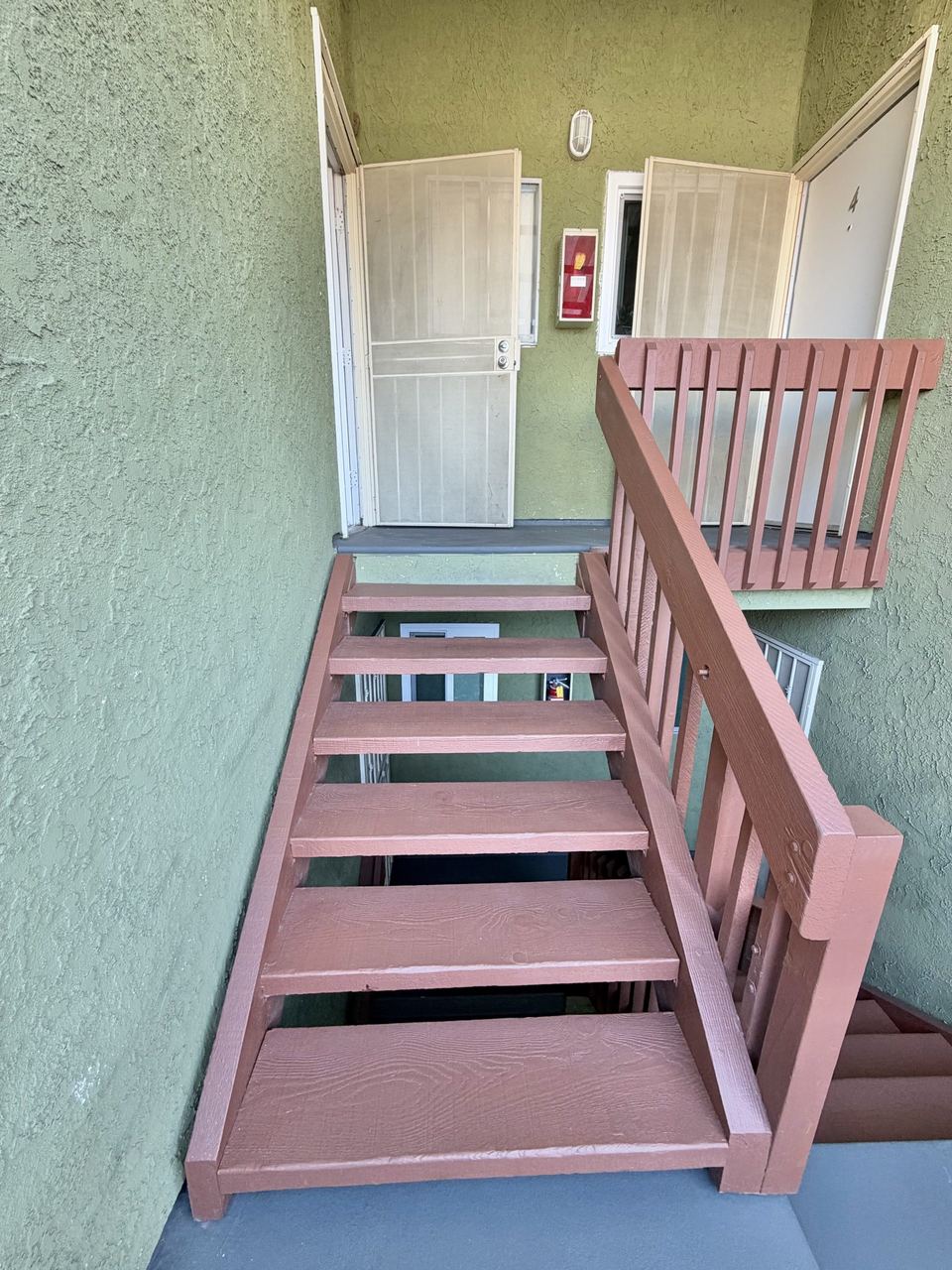 6155 Reseda Boulevard Unit 2