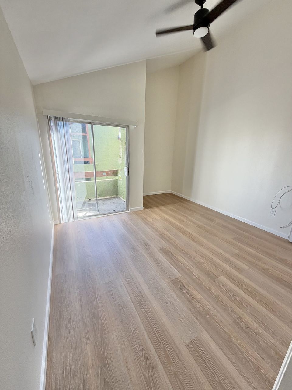 6155 Reseda Boulevard Unit 2