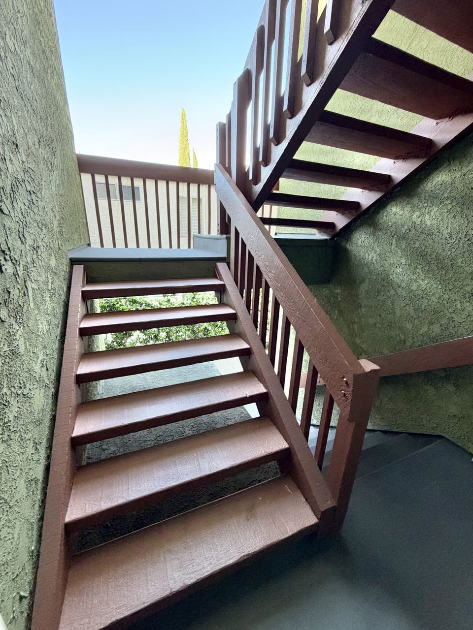 6155 Reseda Boulevard Unit 2