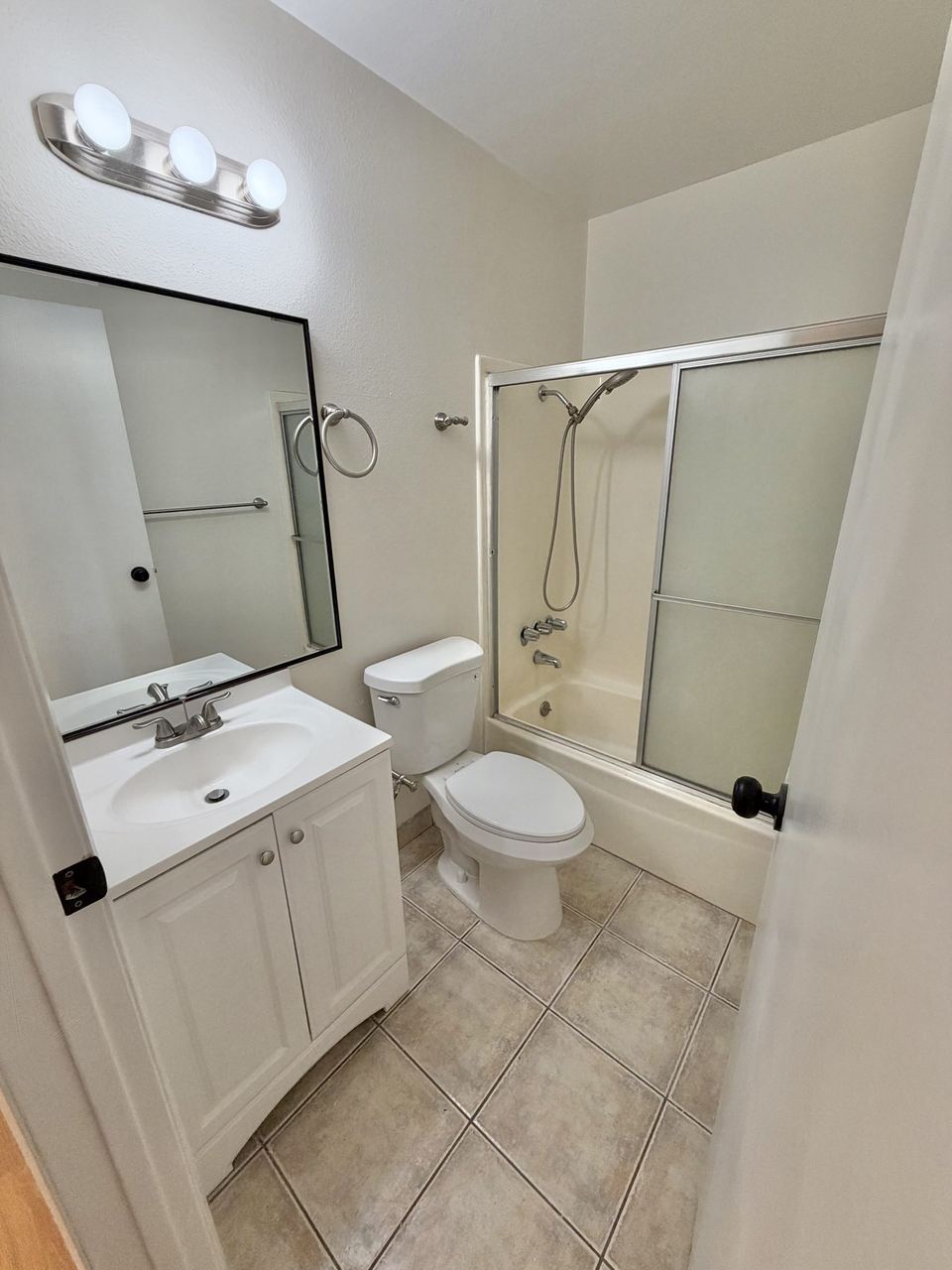 6155 Reseda Boulevard Unit 2