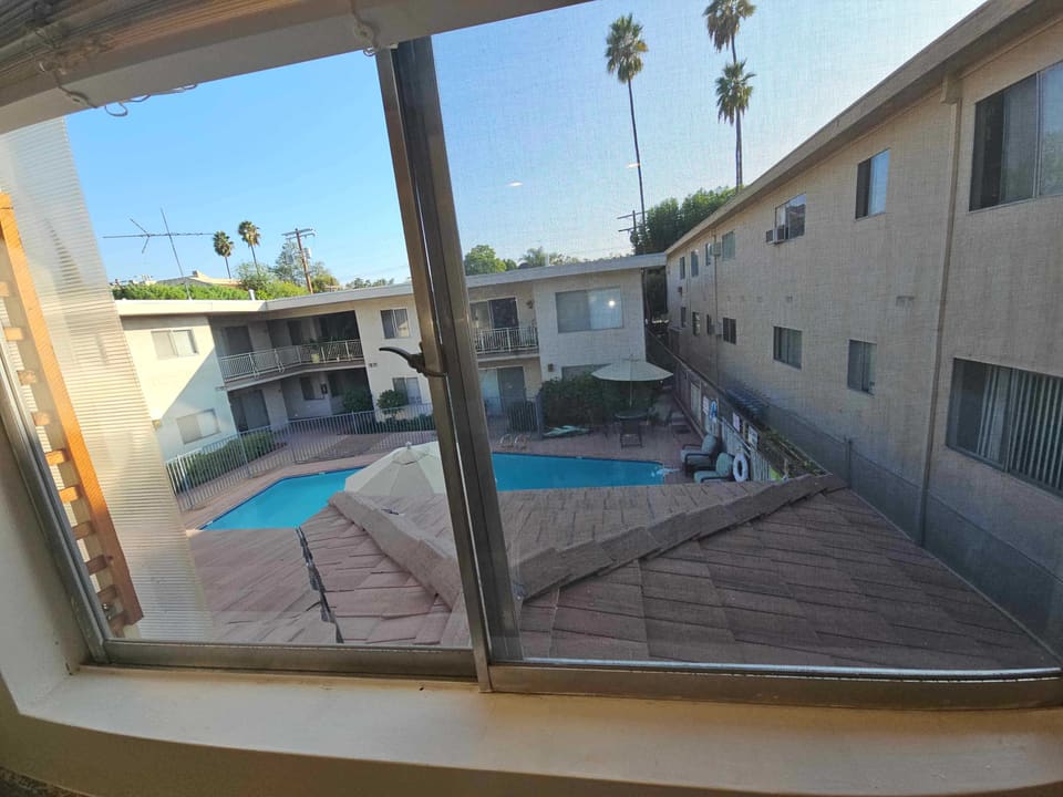 11849 Magnolia Boulevard Unit 19