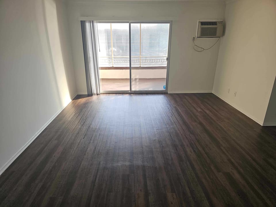 11849 Magnolia Boulevard Unit 19