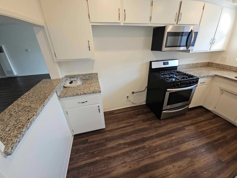 11849 Magnolia Boulevard Unit 19