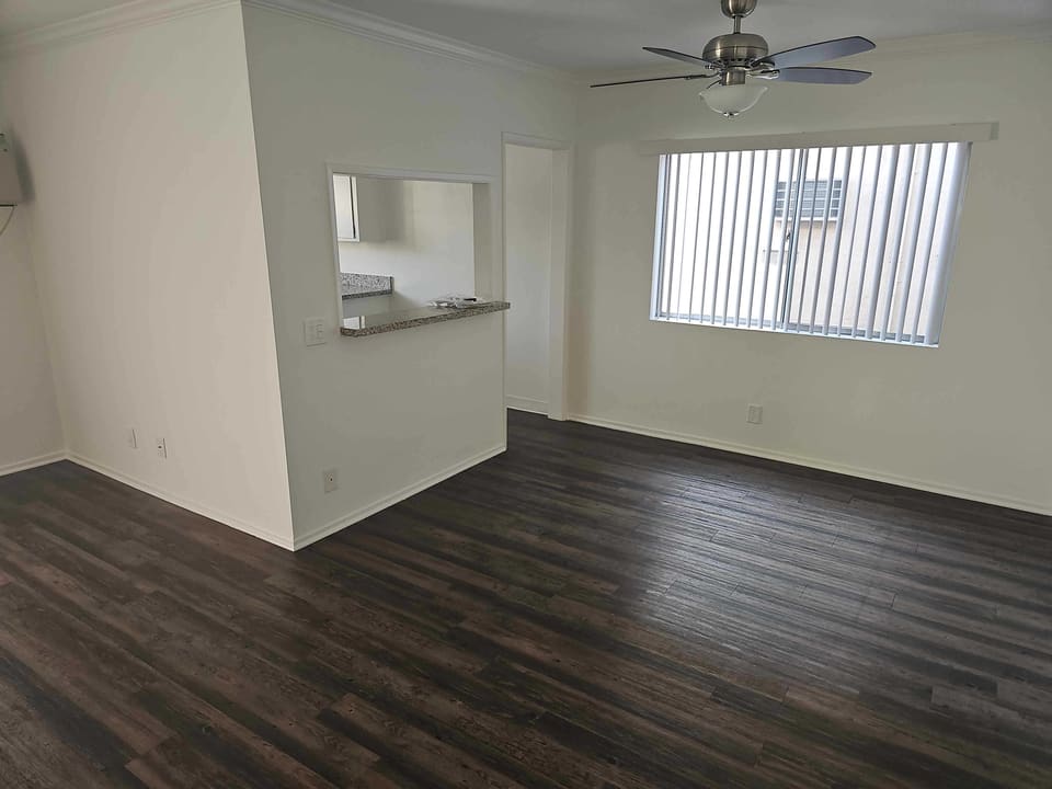 11849 Magnolia Boulevard Unit 19