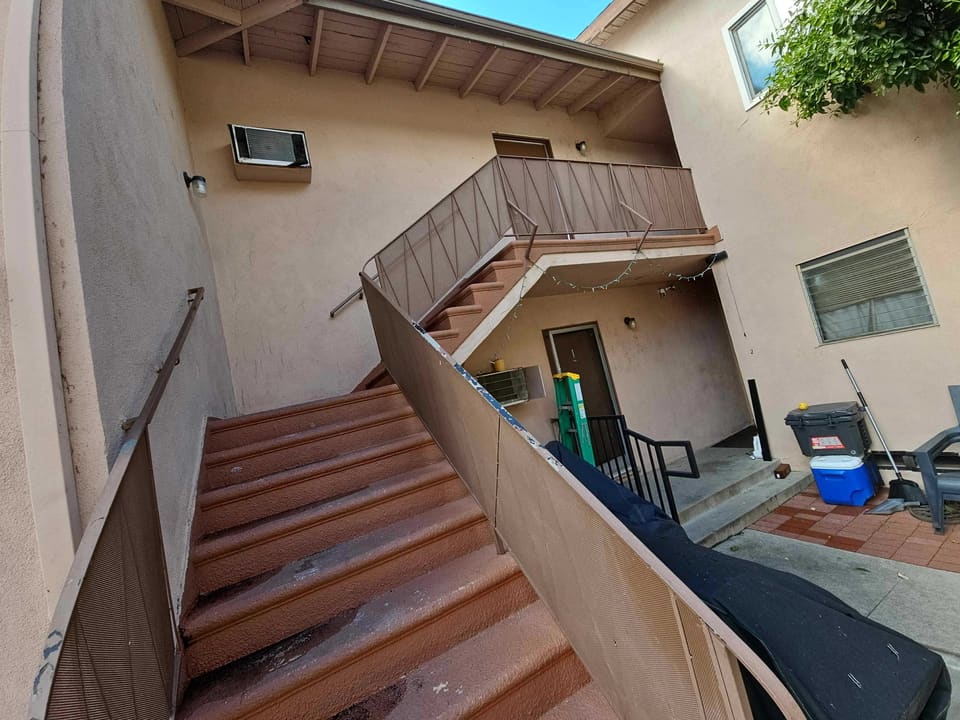 19415 Haynes Street Unit 5