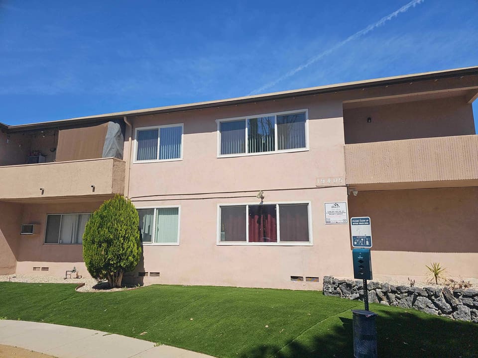 19415 Haynes Street Unit 5