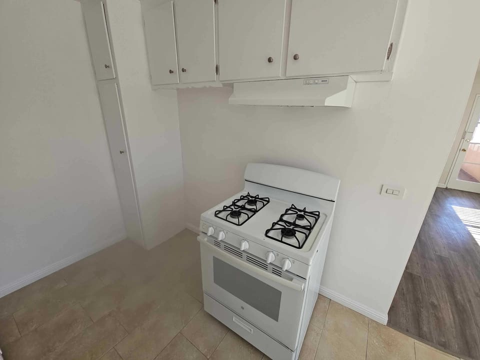 19415 Haynes Street Unit 5