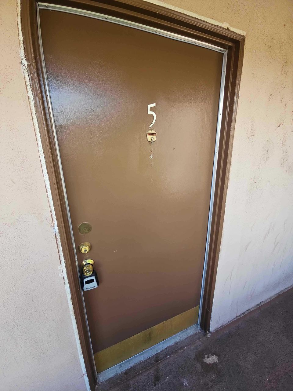 19415 Haynes Street Unit 5