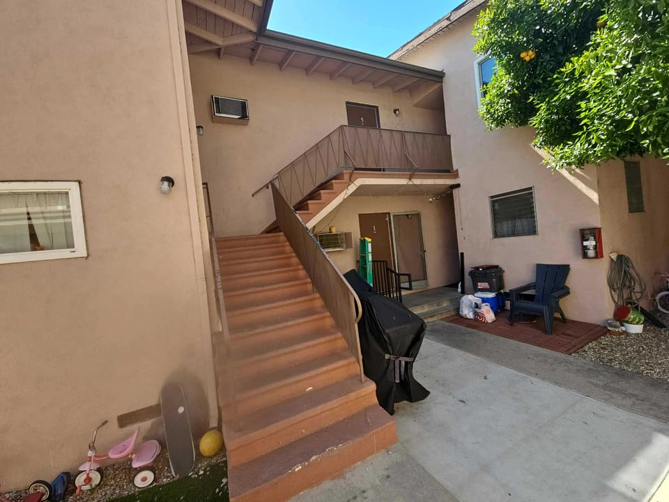 19415 Haynes Street Unit 5