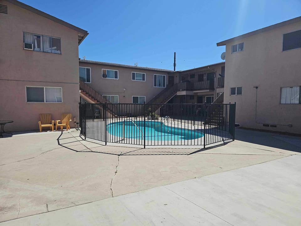 19415 Haynes Street Unit 5