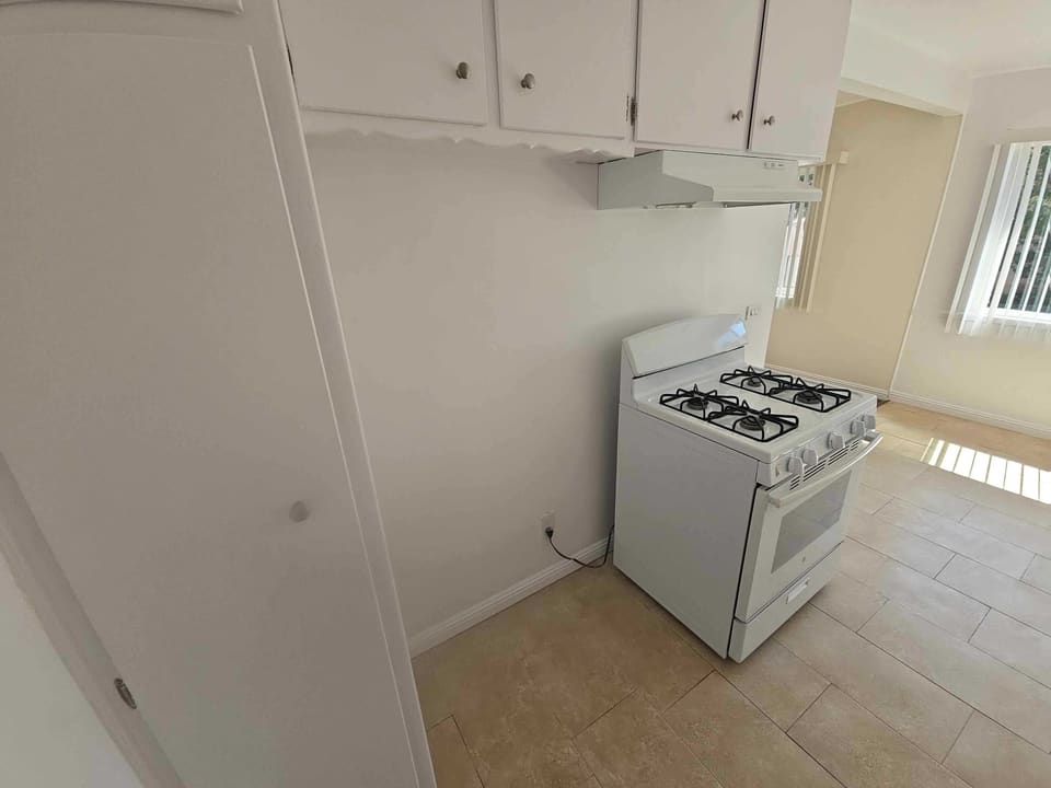 19415 Haynes Street Unit 5