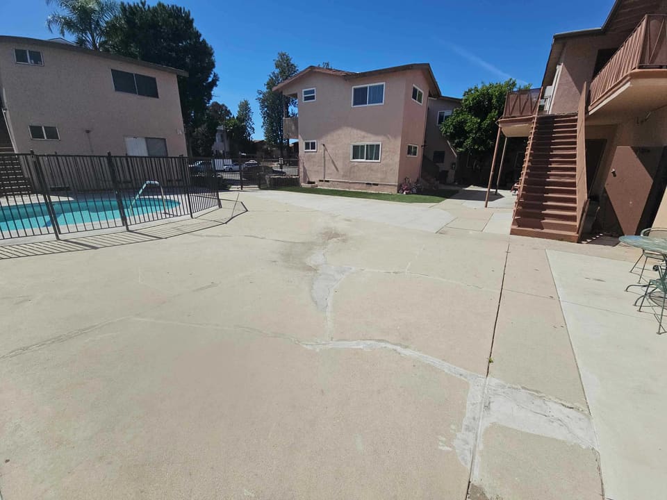 19415 Haynes Street Unit 5
