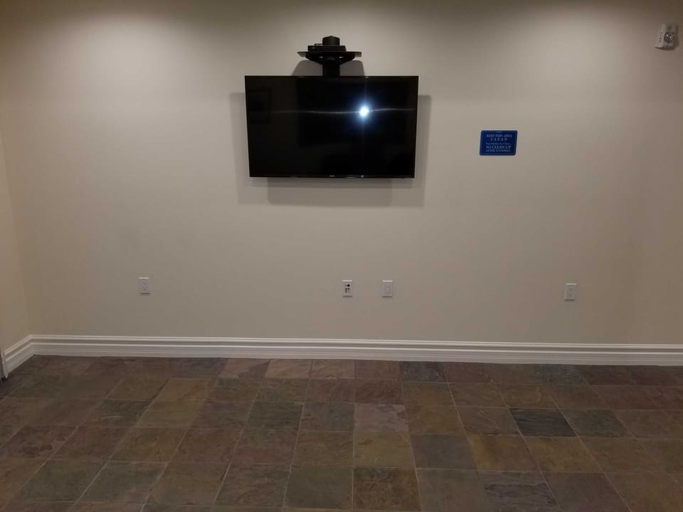 10960 Bloomfield Street Unit 206
