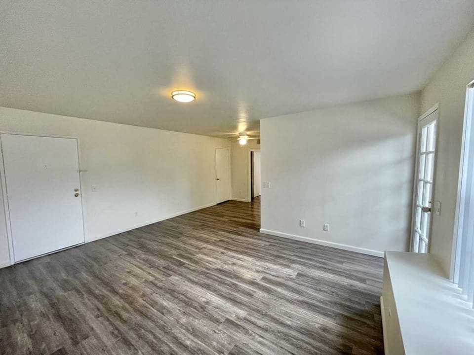 15010 Burbank Boulevard Unit 101