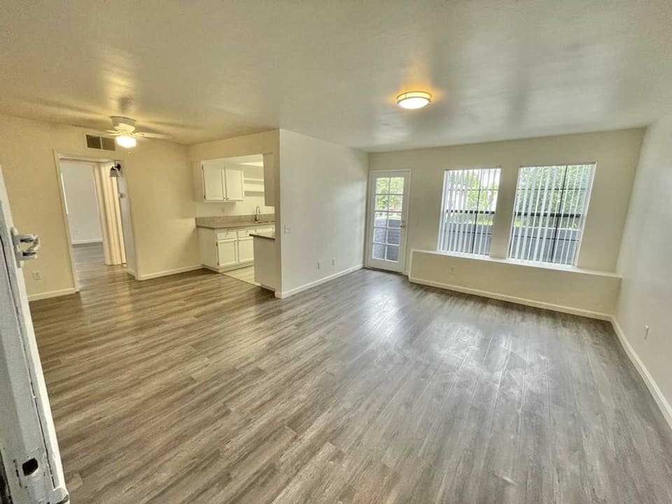 15010 Burbank Boulevard Unit 101