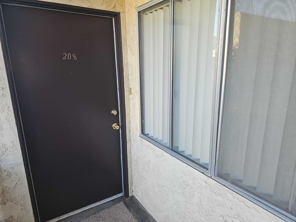 5055 Woodman Avenue Unit 208