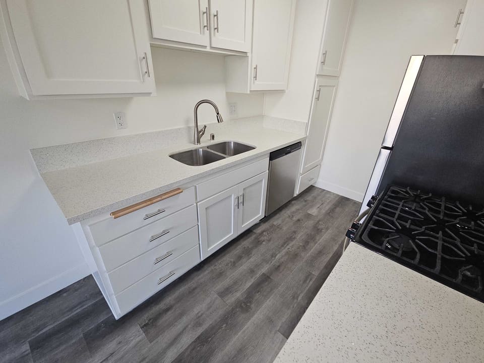 5055 Woodman Avenue Unit 208