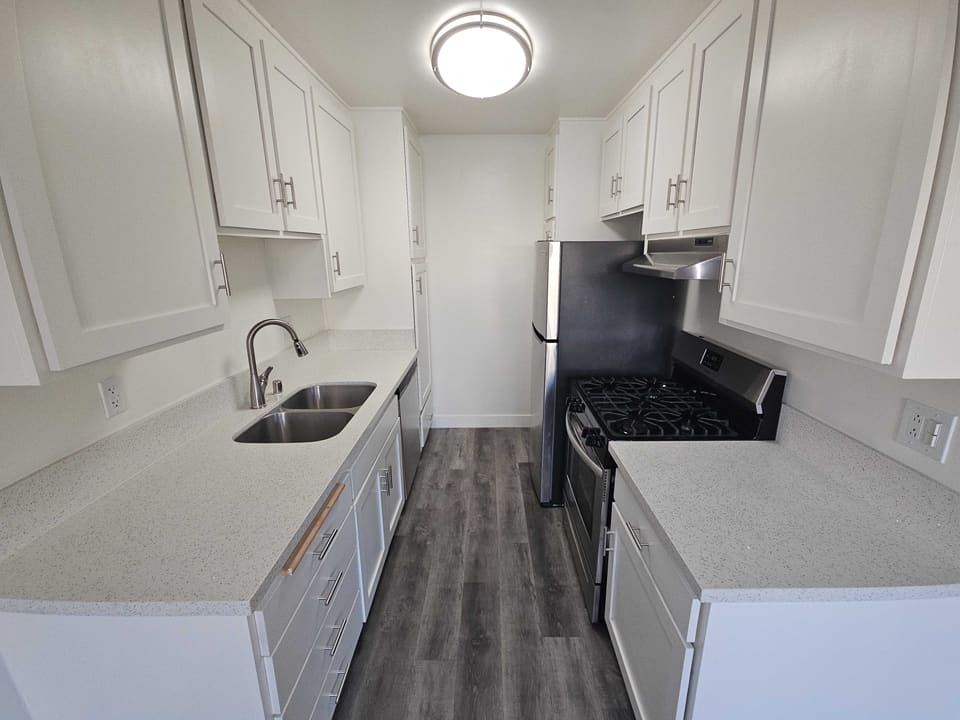 5055 Woodman Avenue Unit 208