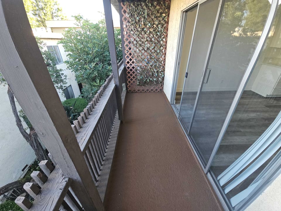 5055 Woodman Avenue Unit 208