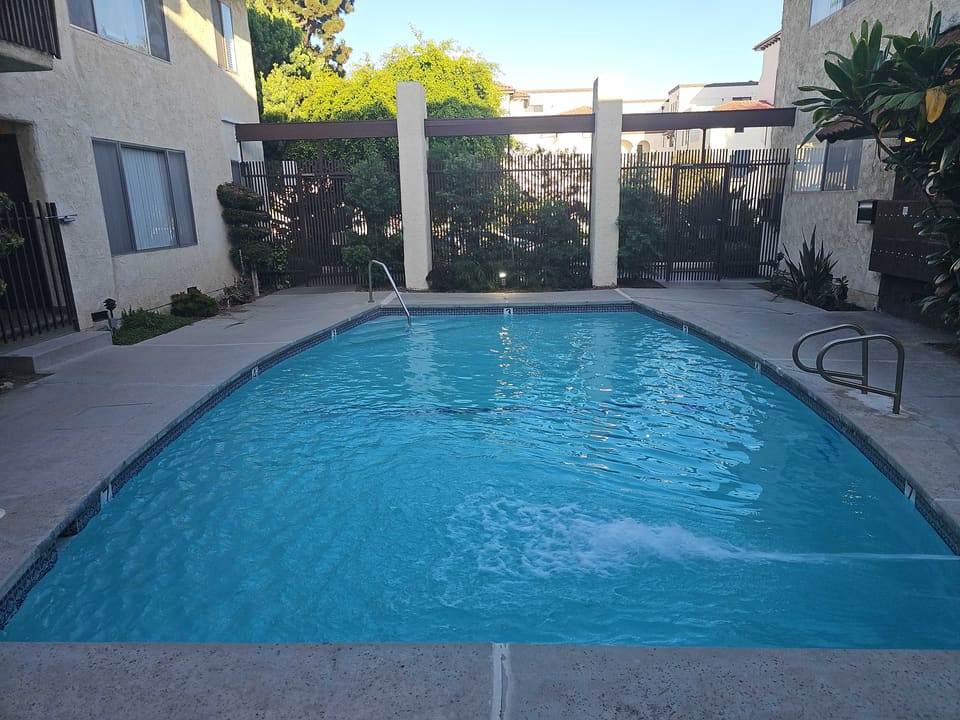 5055 Woodman Avenue Unit 208