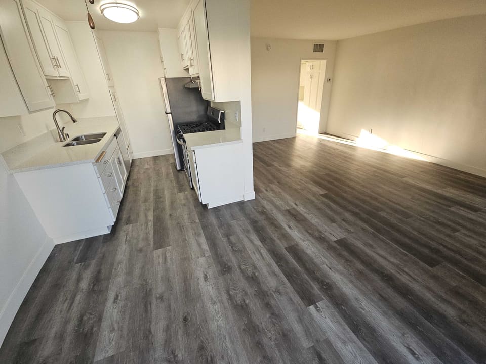 5055 Woodman Avenue Unit 208