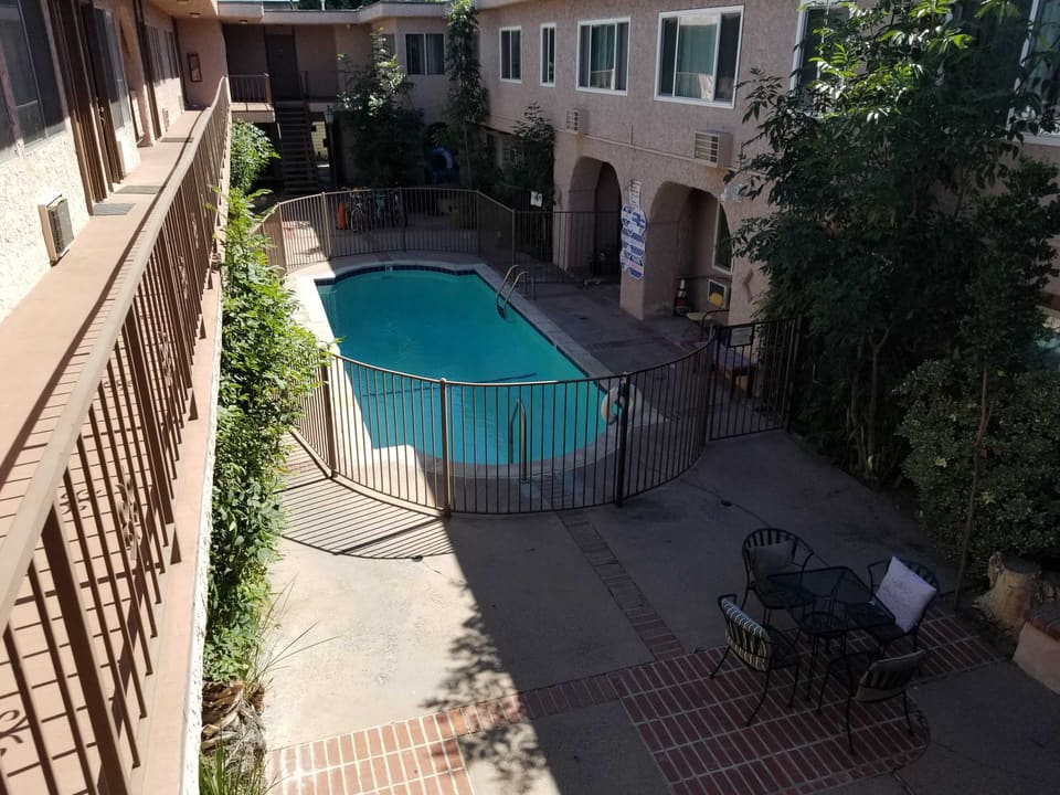 5471 Kester Avenue Unit 122
